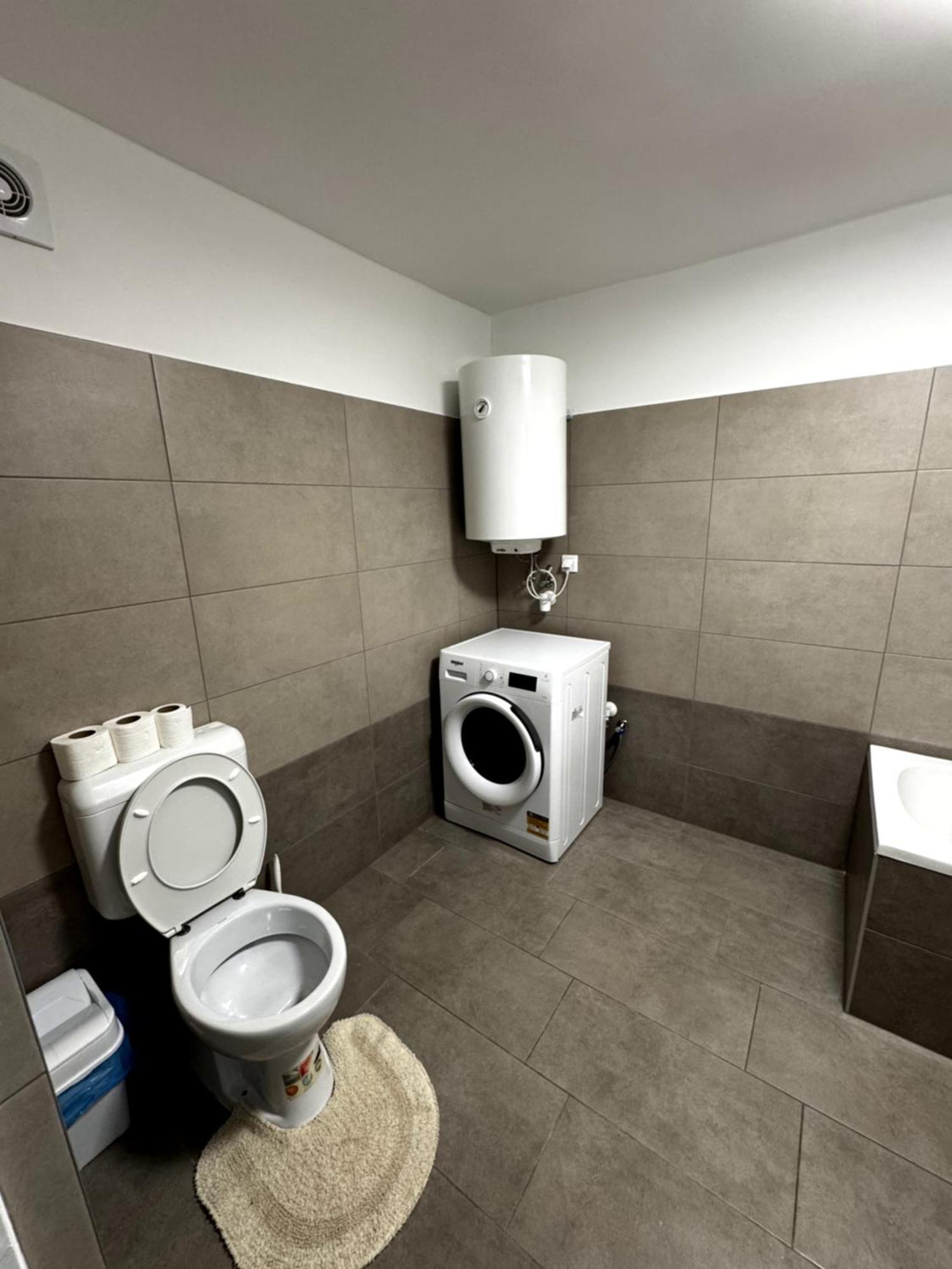 City Apartman นีเรกฮาซา ภายนอก รูปภาพ